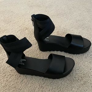 BNIB Sorel Cameron Flatform Ankle Strap 10.5 Blk
